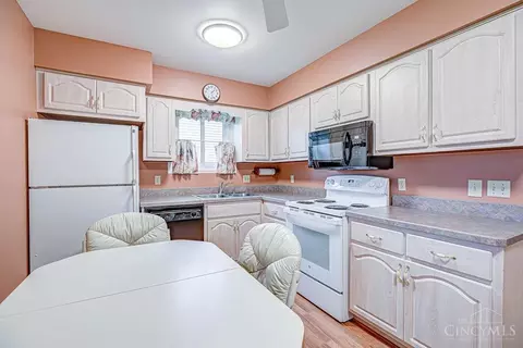 Kitchen - 1735 Patrick Dr, Cincinnati, OH 45204 photo 5 of 5