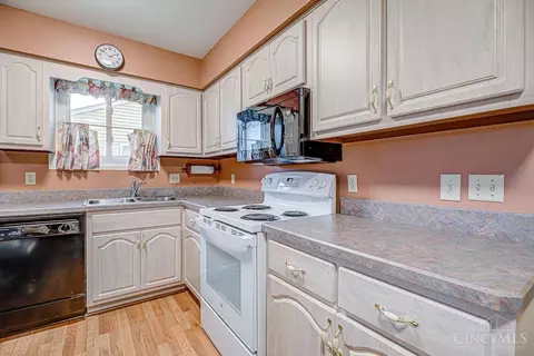 Kitchen - 1735 Patrick Dr, Cincinnati, OH 45204 photo 1 of 5