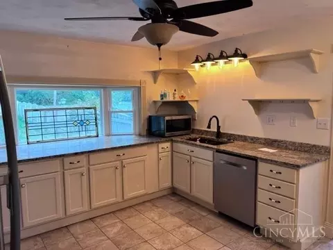 Kitchen - 4121 Half Acre Rd, Batavia, OH 45103 photo 3 of 4