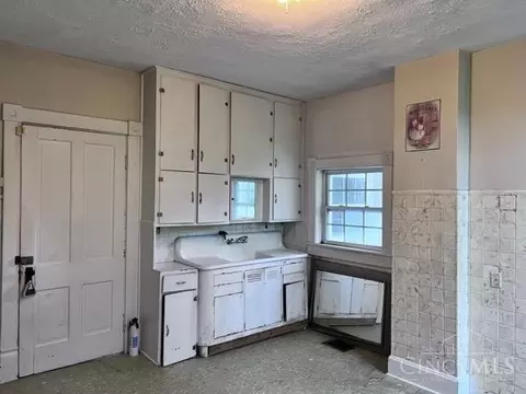 Exterior - 4121 Half Acre Rd, Batavia, OH 45103 photo 7 of 12