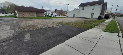 112 Charity St, Bethel, OH 45106