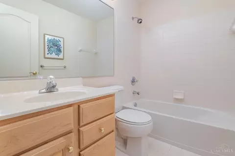Bath - 6542 Silverfox Dr, Cincinnati, OH 45230 photo 2 of 7
