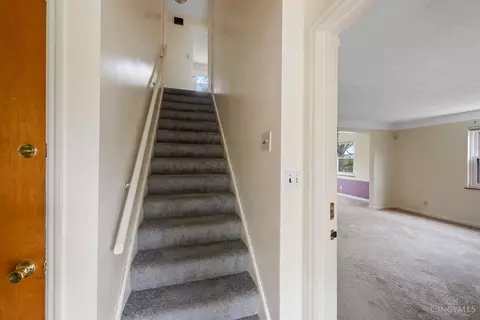 Entry Way - 5415 Fox, Cincinnati, OH 45239 photo 1 of 3