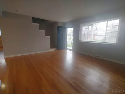 3840 Larchview Dr, Cincinnati, OH 45236 photo 5