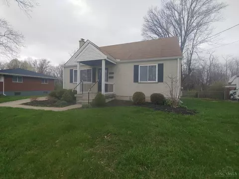 3840 Larchview Dr, Cincinnati, OH 45236 photo 2