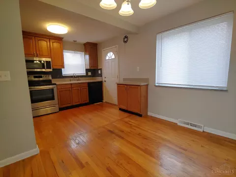 3840 Larchview Dr, Cincinnati, OH 45236 photo 9