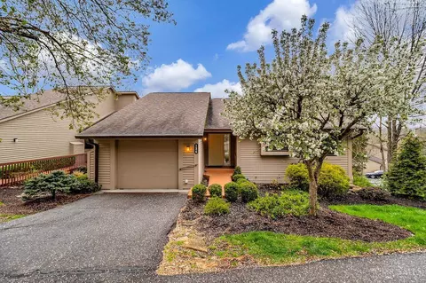 136 Miami Lakes Dr, Milford, OH 45150