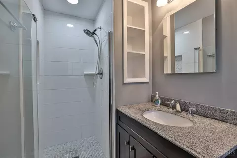 Bath - 331 Forest Ave, Wyoming, OH 45215 photo 2 of 4