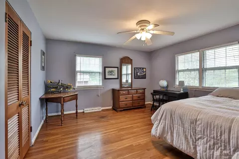 Bedroom - 331 Forest Ave, Wyoming, OH 45215 photo 4 of 7