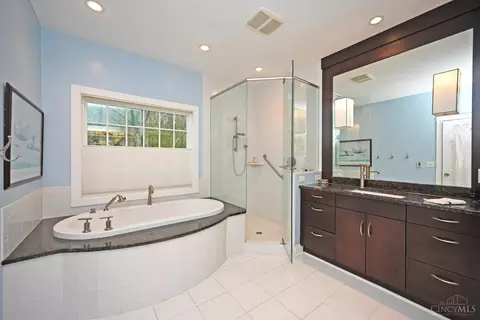 Bath - 6005 Given Rd, Cincinnati, OH 45243 photo 1 of 5