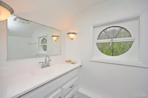 Bath - 6005 Given Rd, Cincinnati, OH 45243 photo 4 of 5