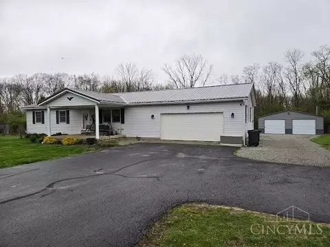 198 Circle Dr, New Vienna, OH 45159