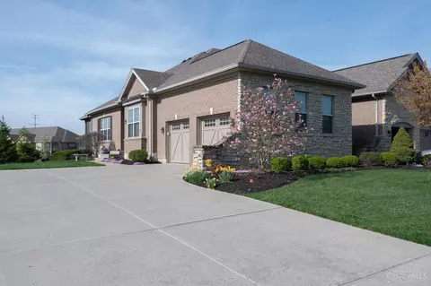 Exterior - 5747 Springview Cir, Mason, OH 45040 photo 2 of 8