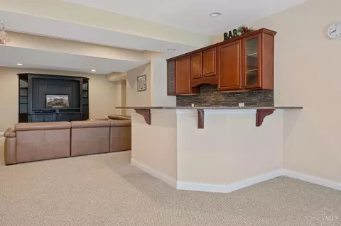 Kitchen - 5747 Springview Cir, Mason, OH 45040 photo 2 of 3