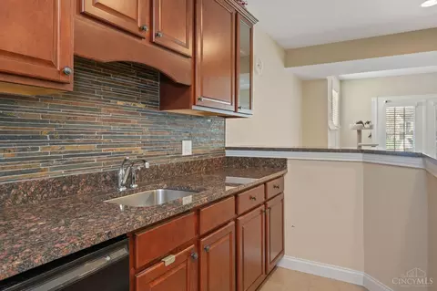 Kitchen - 5747 Springview Cir, Mason, OH 45040 photo 3 of 3