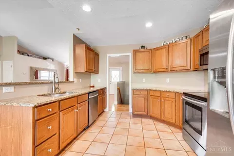 Kitchen - 6645 Woodsedge Dr, Liberty Township, OH 45044 photo 1 of 2