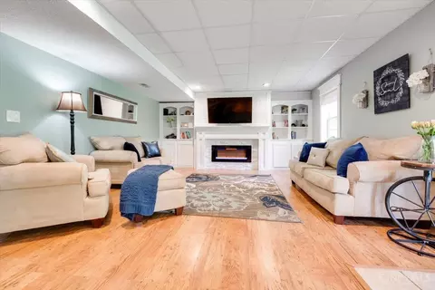 Living - 6645 Woodsedge Dr, Liberty Township, OH 45044 photo 4 of 6