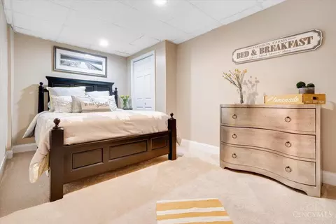 Bedroom - 6645 Woodsedge Dr, Liberty Township, OH 45044 photo 4 of 5