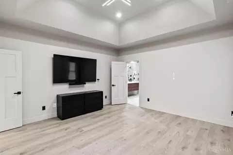 Living - 5 Perth Ct, Springboro, OH 45066 photo 3 of 7