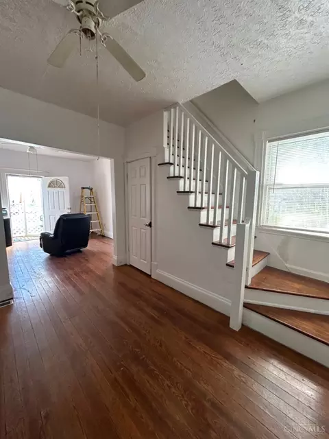 3960 Hillside Ave, Cincinnati, OH 45247 photo 2