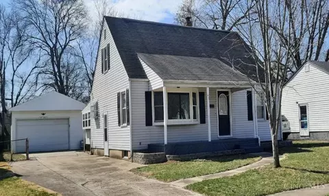 43 Red Bud Ln, Hamilton, OH 45013