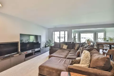 Living - 3348 Cutter Ln, Maineville, OH 45039 photo 4 of 5