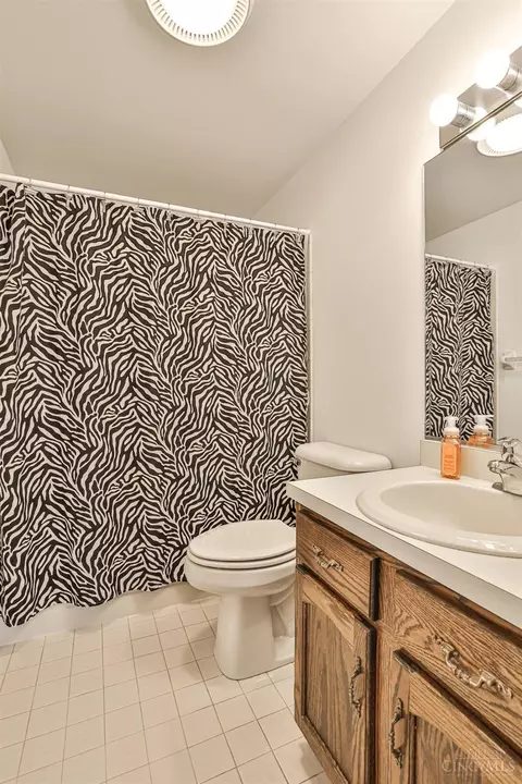 Bath - 3348 Cutter Ln, Maineville, OH 45039 photo 4 of 5