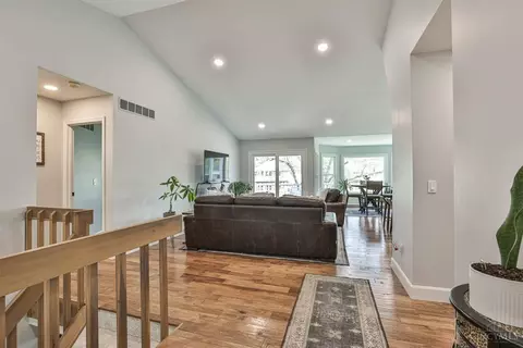 Entry Way - 3348 Cutter Ln, Maineville, OH 45039 photo 1 of 3