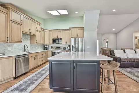 Kitchen - 3348 Cutter Ln, Maineville, OH 45039 photo 5 of 6