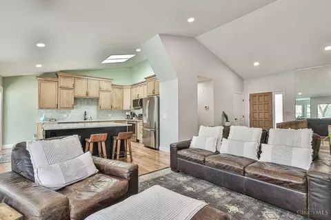 Living - 3348 Cutter Ln, Maineville, OH 45039 photo 2 of 5