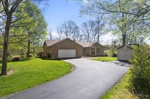 2202 Meisman Dr, Bethel, OH 45106
