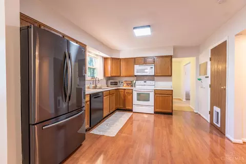 Kitchen - 119 Circle Dr, Harrison, OH 45030 photo 2 of 4