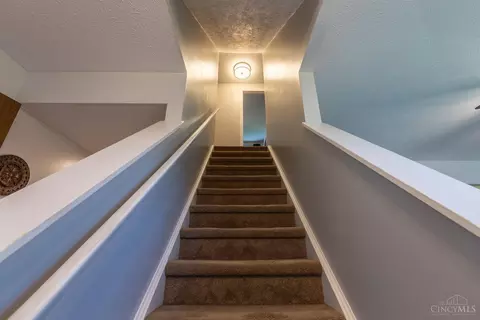 Entry Way - 119 Circle Dr, Harrison, OH 45030 photo 2 of 3