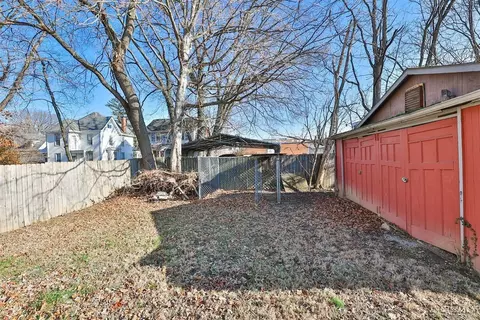Exterior - 5720 Madison Rd, Cincinnati, OH 45227 photo 5 of 9