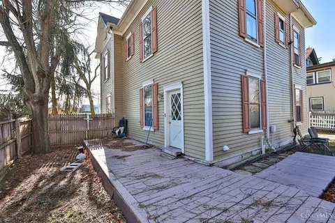 Exterior - 5720 Madison Rd, Cincinnati, OH 45227 photo 6 of 9