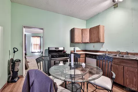 Kitchen - 5720 Madison Rd, Cincinnati, OH 45227 photo 2 of 3