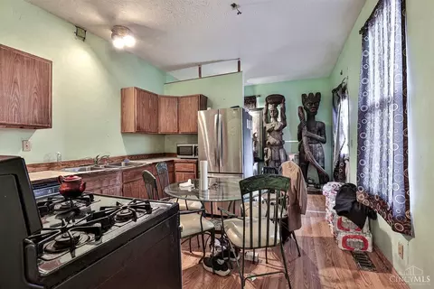 Kitchen - 5720 Madison Rd, Cincinnati, OH 45227 photo 1 of 3