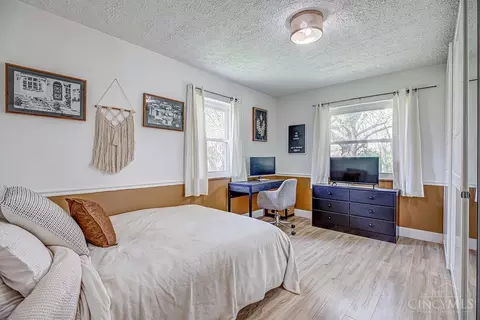 Bedroom - 4039 Smith Rd, Cheviot, OH 45211 photo 5 of 7