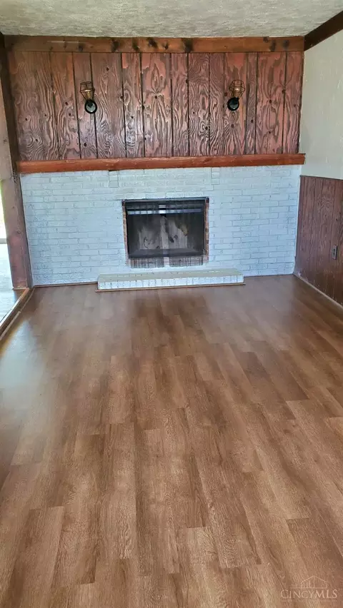 Living - 11423 Gravenhurst Dr, Cincinnati, OH 45231 photo 4 of 4