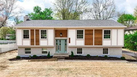 6865 Cooper Rd, Montgomery, OH 45242