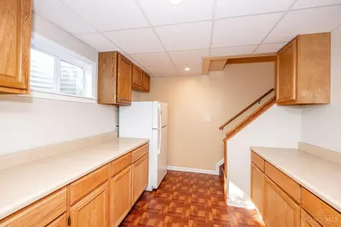 Kitchen - 527 Clayton Ct, Harrison, OH 45030 photo 5 of 5