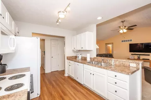 Kitchen - 527 Clayton Ct, Harrison, OH 45030 photo 3 of 5
