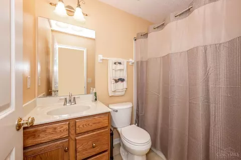 Bath - 527 Clayton Ct, Harrison, OH 45030 photo 3 of 3