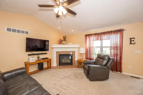Living - 527 Clayton Ct, Harrison, OH 45030 photo 4 of 7