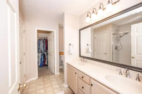 Bath - 527 Clayton Ct, Harrison, OH 45030 photo 1 of 3