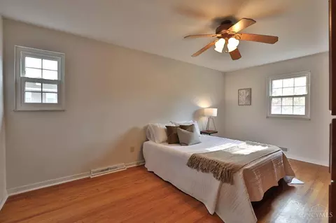Bedroom - 10021 Windzag Ln, Montgomery, OH 45242 photo 2 of 7
