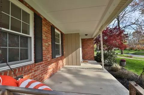 Exterior - 10021 Windzag Ln, Montgomery, OH 45242 photo 6 of 14