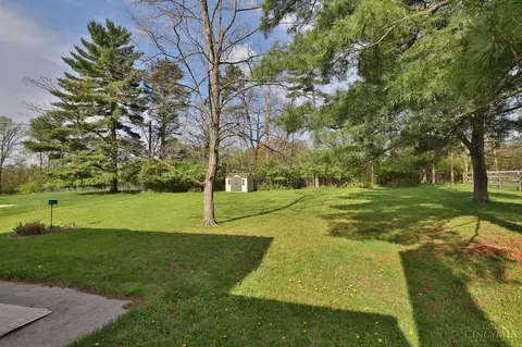 Exterior - 10021 Windzag Ln, Montgomery, OH 45242 photo 10 of 14