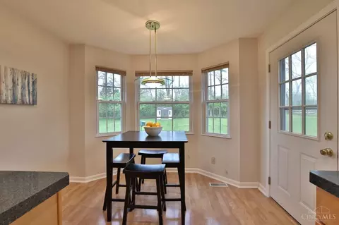 Dining - 10021 Windzag Ln, Montgomery, OH 45242 photo 3 of 4