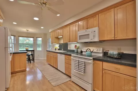 Kitchen - 10021 Windzag Ln, Montgomery, OH 45242 photo 2 of 5